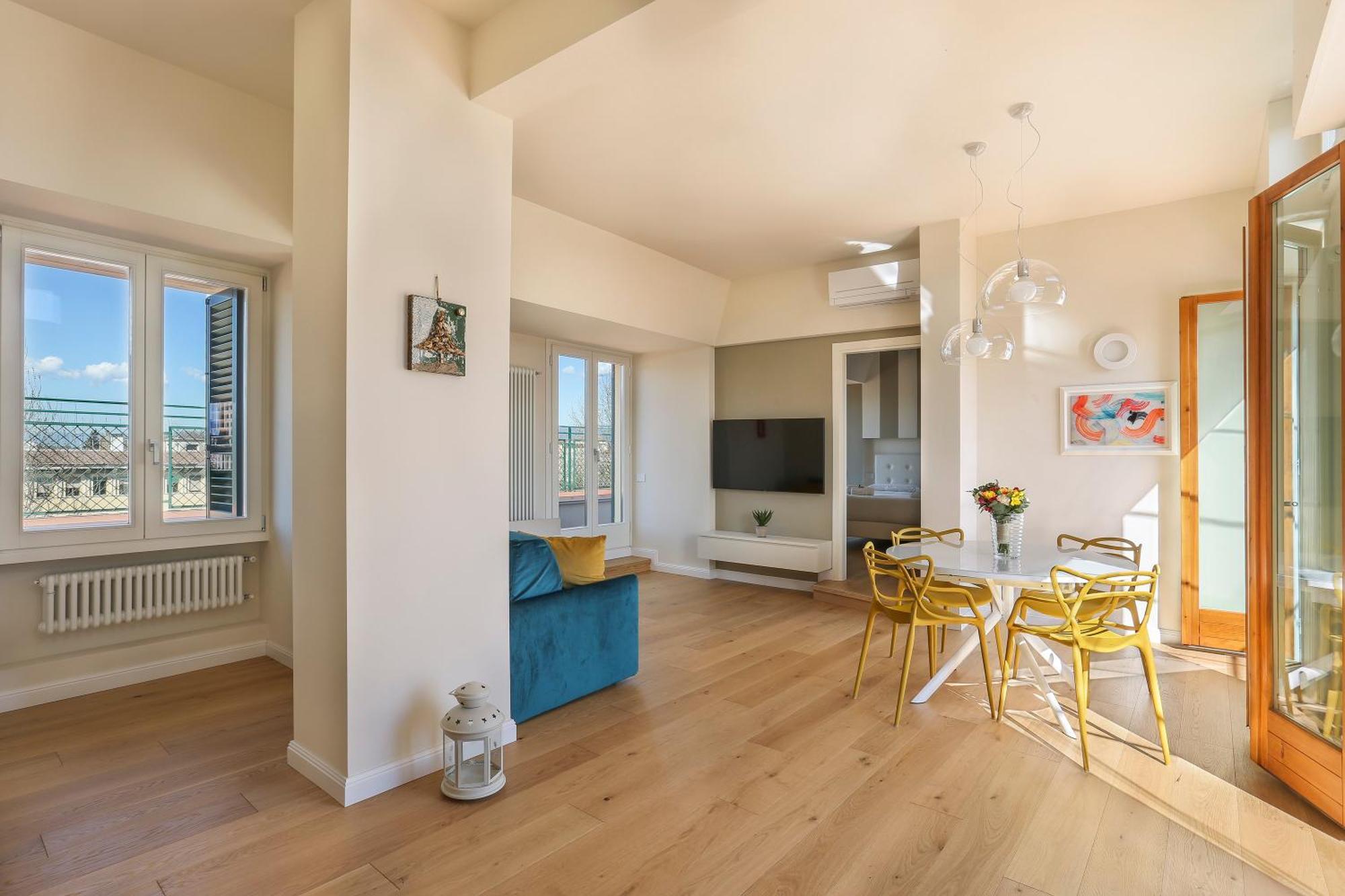 Penthouse With Big Terrace In Oltrarno Florence